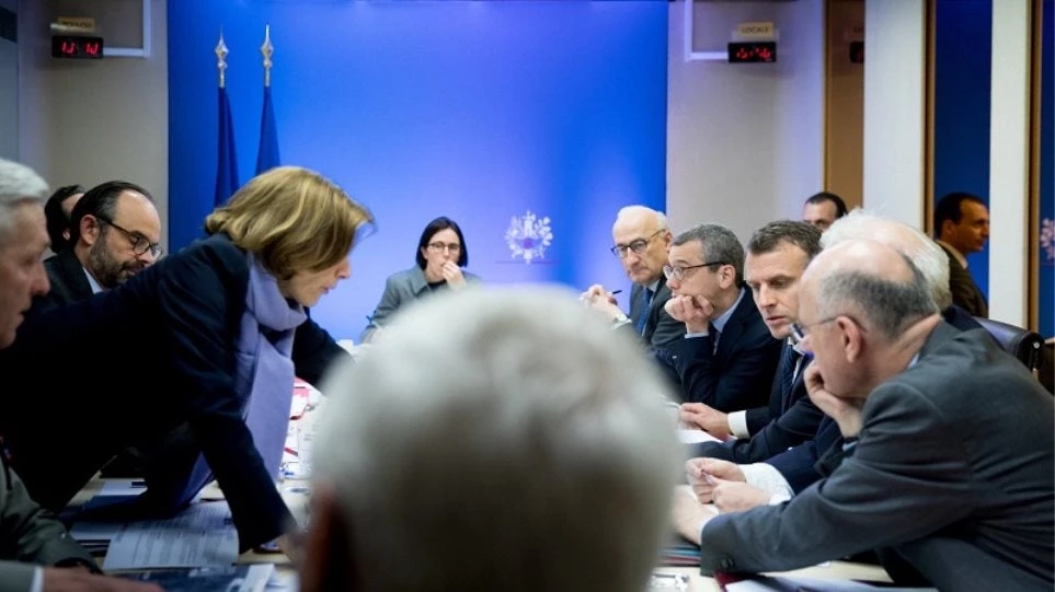 Μακρόν: Τα χημικά απειλούν το συριακό λαό και την ασφάλεια όλων μας